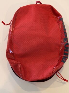 Patagonia black hole cube 6l